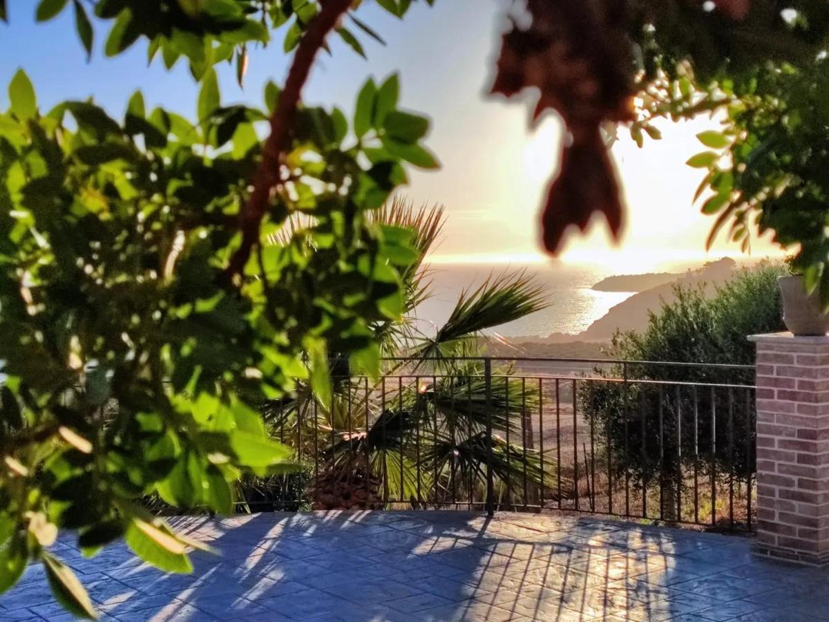 Il Casale Di Bovo Marina Montallegro Exterior foto